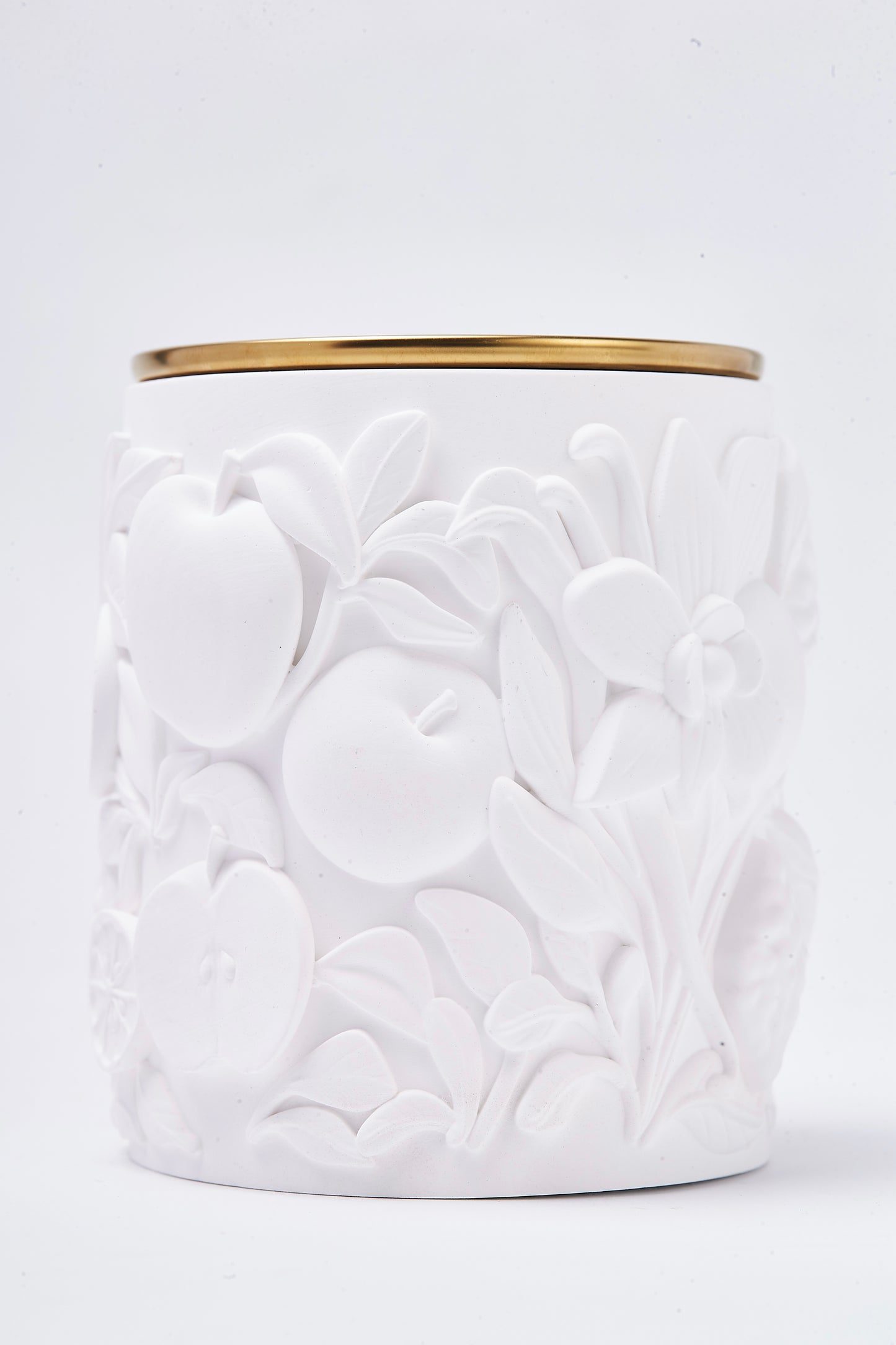 Fairylola Scented Coconut Wax Candle in Porcelain Jar – 8oz infused with Apples, Bergamot & Vanilla Vegan Candle with Wood Wick | Calm Candles Essential