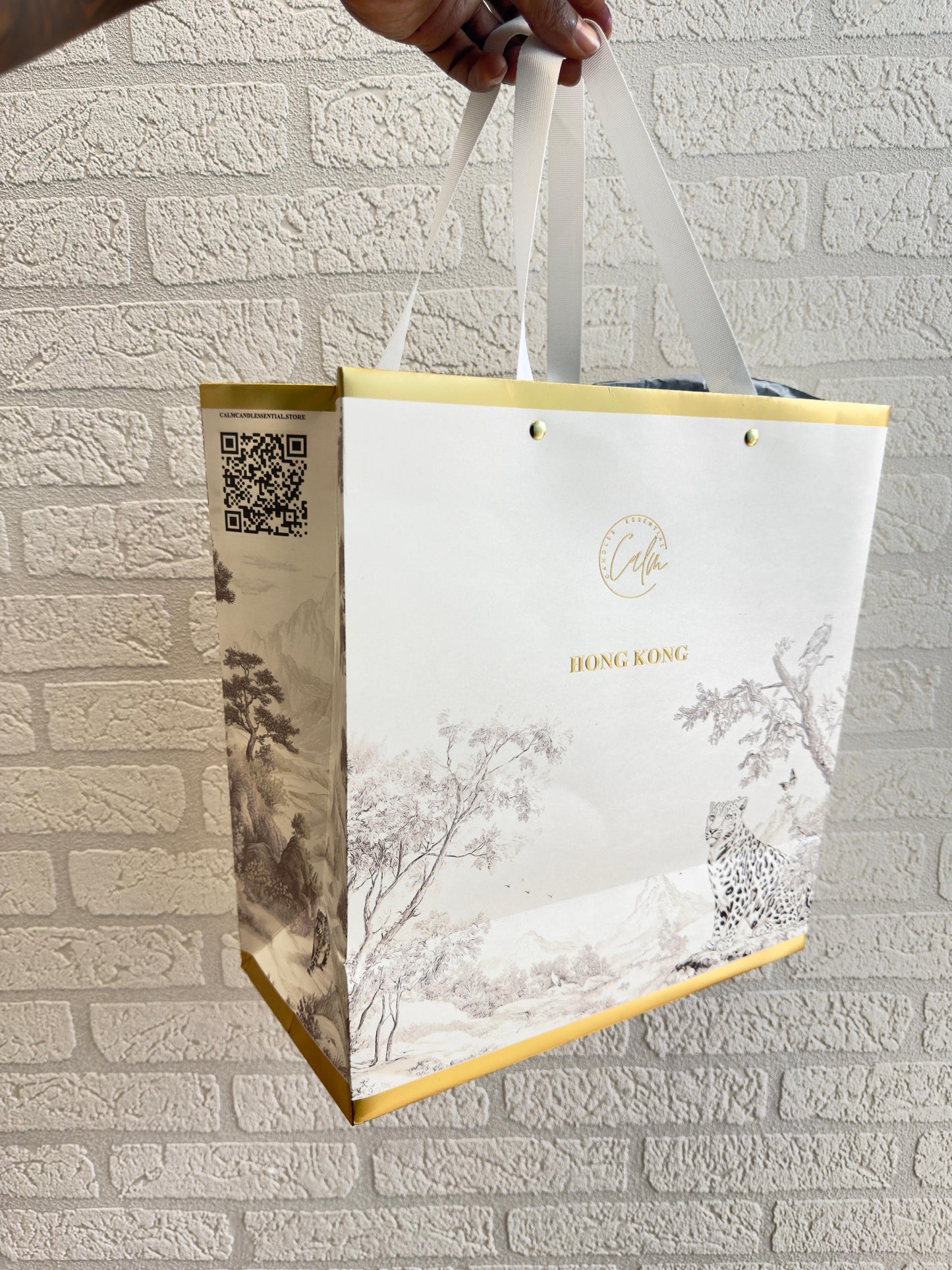 Calm Candles Essential Gift Bag – 300mm x 320mm x 150mm | Elegant, Spacious Packaging for Perfect Gifting