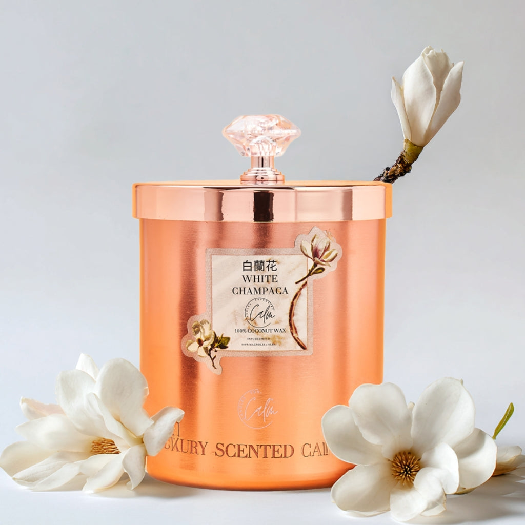 White Champaca Rose Gold Metallkerzen-Kollektion | Hergestellt mit hochwertigem Kokosnusswachs & Kirschholzdocht bis zu 60+ Stunden Brenndauer - Calm Candles Essential