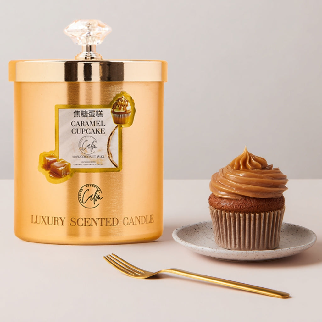 Karamell-Cupcake Gold-Metallkerzen-Kollektion | Hergestellt mit Premium-Kokosnusswachs & Kirschholzdocht bis zu 60+ Stunden Brenndauer – Calm Candles Essential