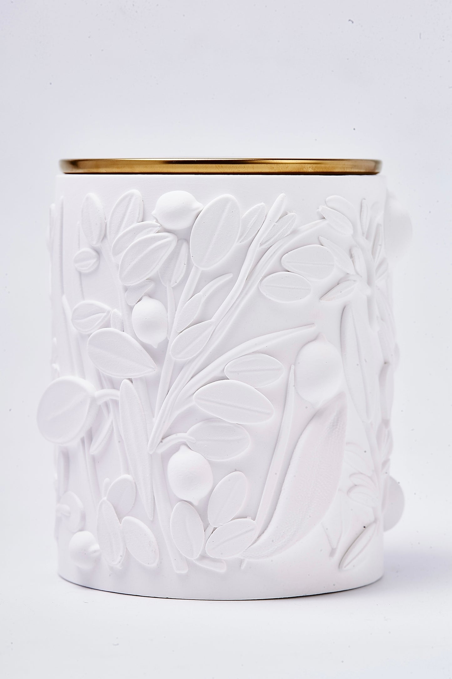 Lemongrass & Sage Scented Coconut Wax Candle in Porcelain Jar – 8oz infused with lemongrass, sage and fougere Vegan Candle with Wood Wick | Calm Candles Essential