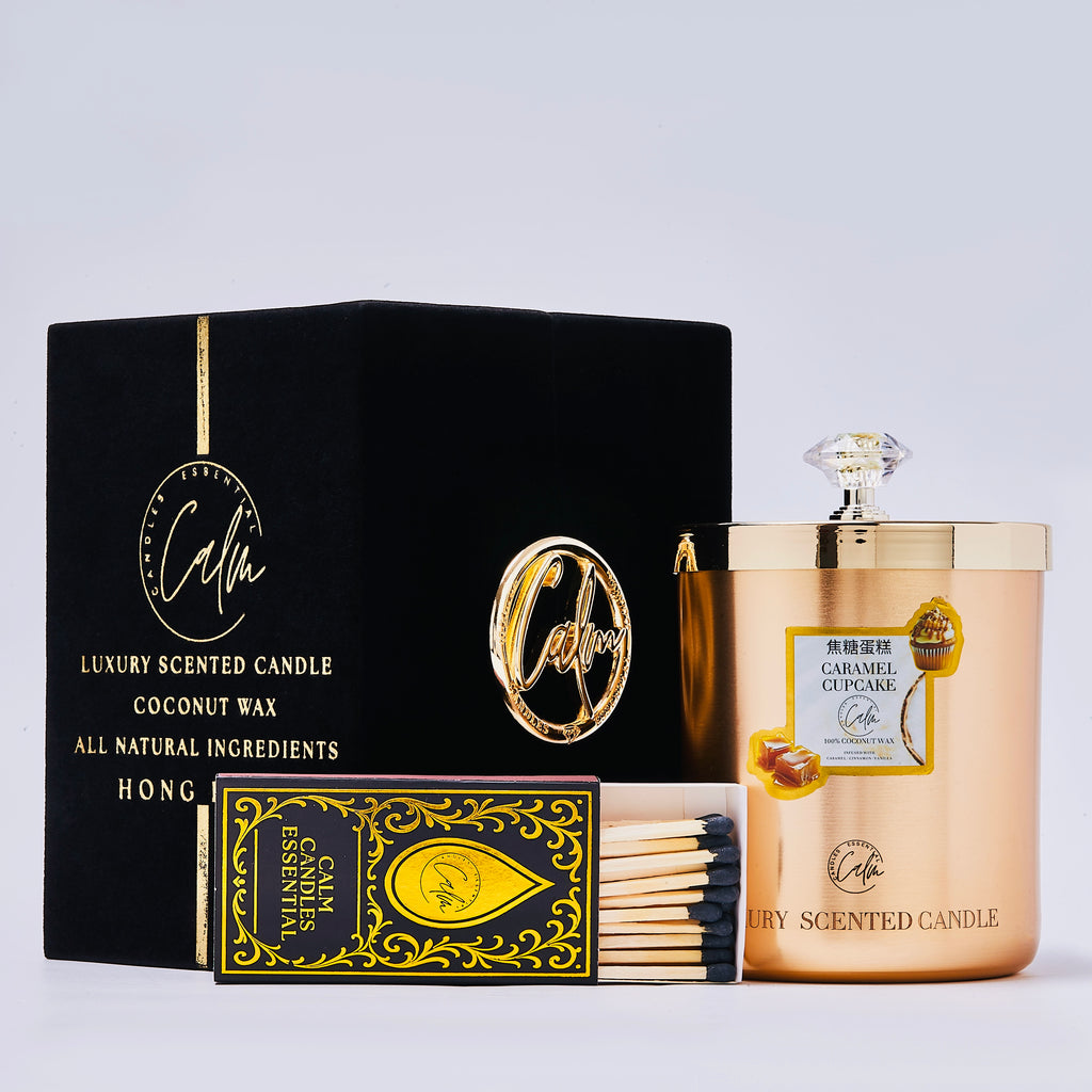 Karamell-Cupcake Gold-Metallkerzen-Kollektion | Hergestellt mit Premium-Kokosnusswachs & Kirschholzdocht bis zu 60+ Stunden Brenndauer – Calm Candles Essential