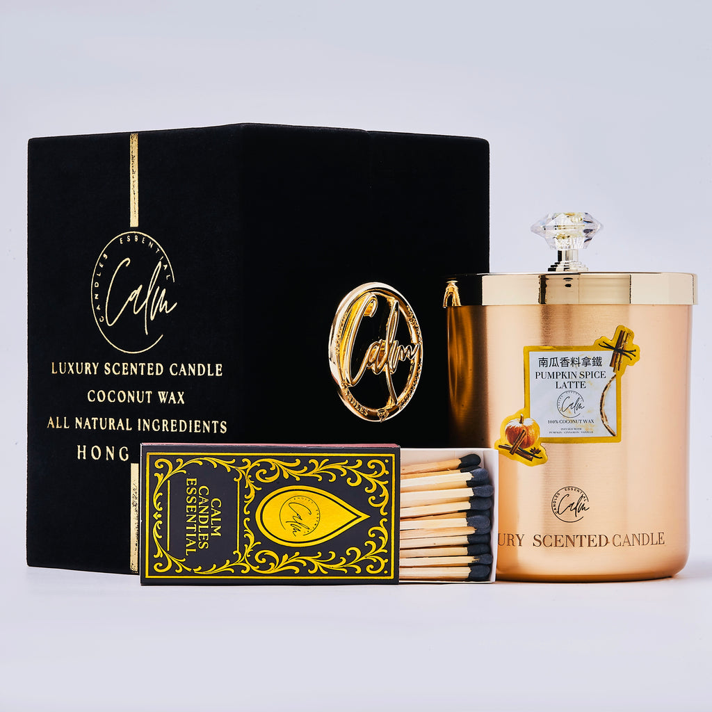 Kürbisgewürz Latte Gold Metall Kerzenkollektion | Hergestellt aus hochwertigem Kokosnusswachs & Kirschholzdocht bis zu 60+ Stunden Brenndauer - Calm Candles Essential
