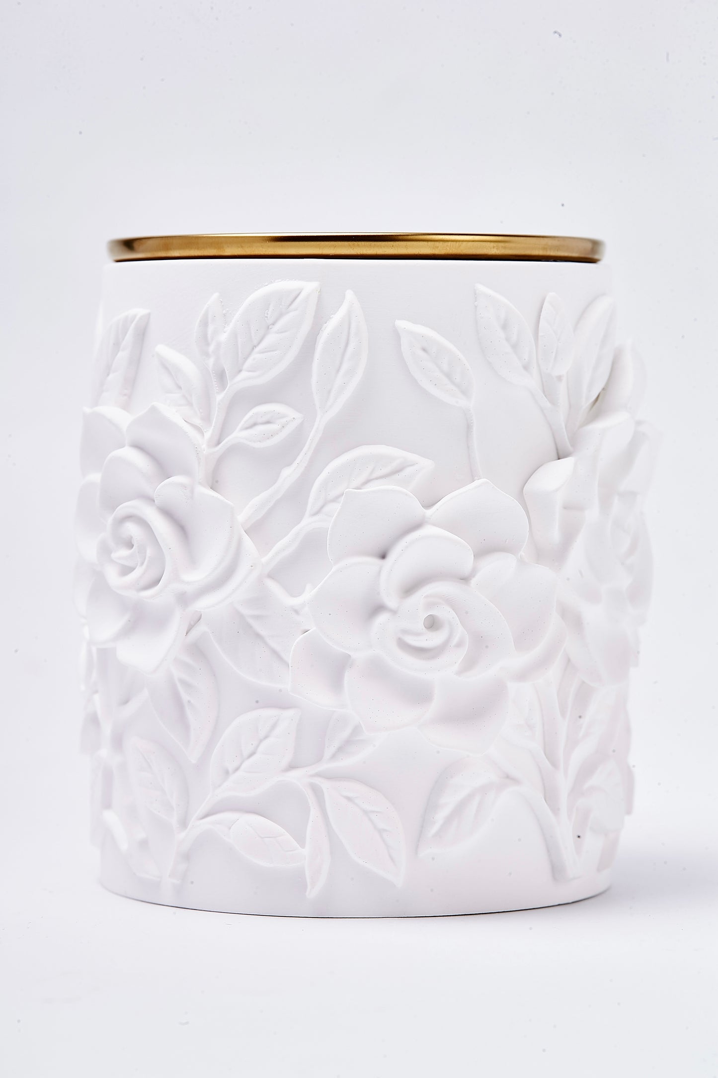 Gardenia Scented Coconut Wax Candle in Porcelain Jar – 8oz infused with gardenia Botanical Vegan Candle with Wood Wick | Calm Candles Essential