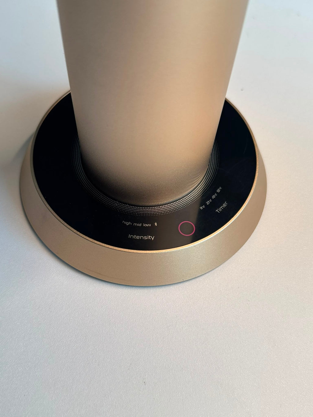 Calm Candles Essential Aroma Diffuser Mini Studio Pro: Kabelloser Diffusor ohne Wasser mit kostenlosem 100ml Duftöl – Typ C (10.000 mAh)