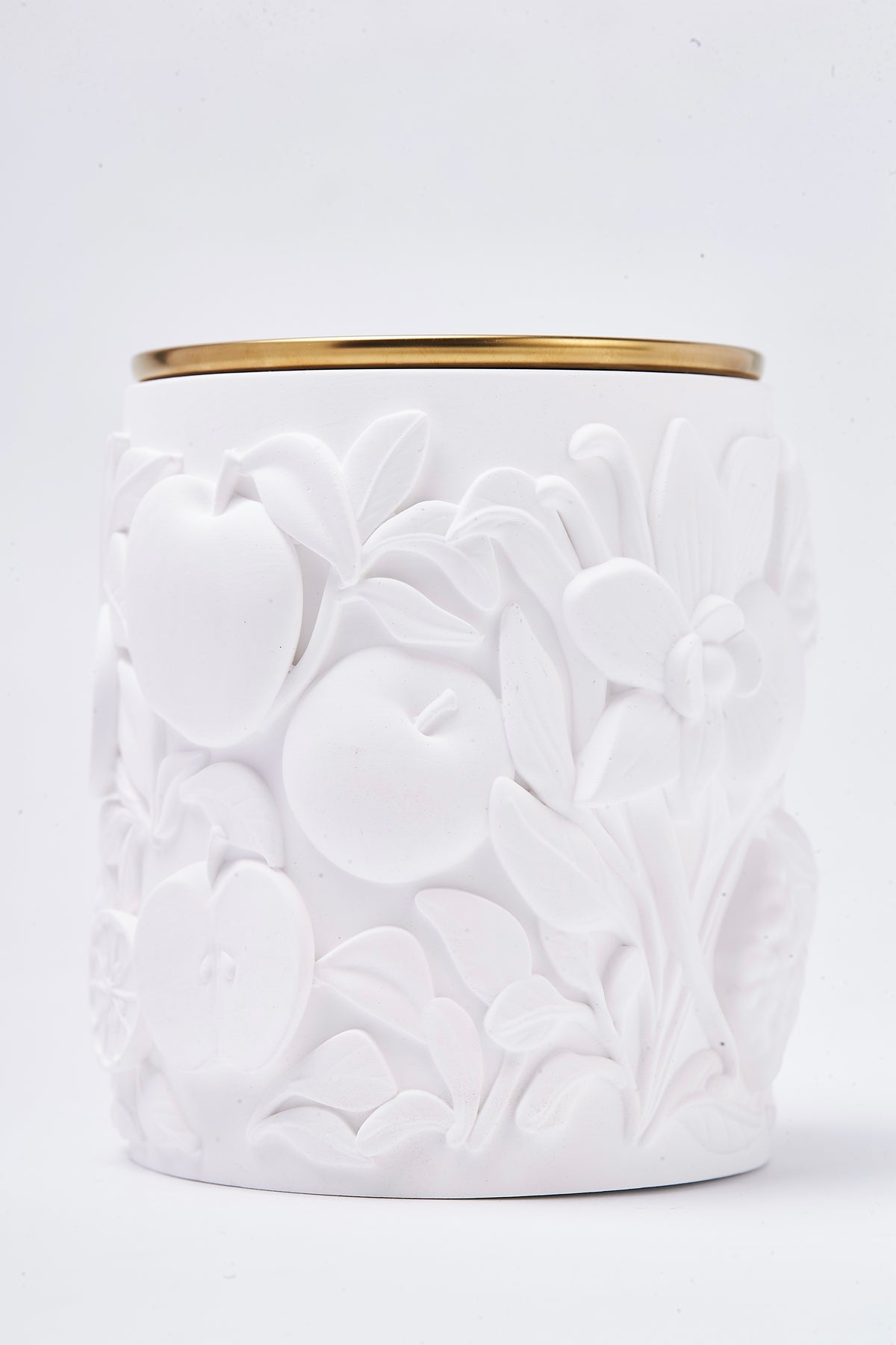 Fairylola Scented Beeswax Luxury Candle in Porcelain Jar – 8oz infused with Apples, Bergamot & Vanilla Vegan Candle with Wood Wick | Calm Candles Essential
