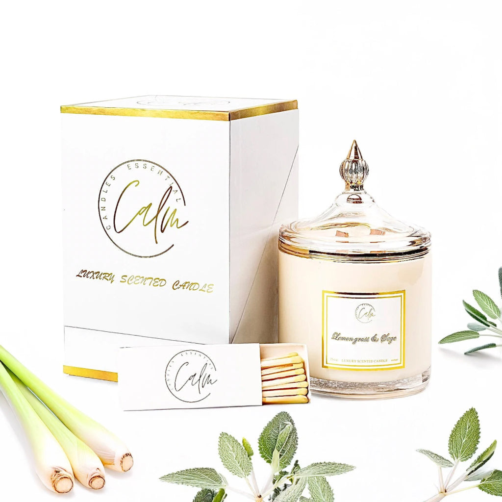 Calm Candles Essential - 檸檬草鼠尾草香氛蠟燭，提振精神，舒緩壓力，木質燭芯。 | 奢華純素香氛大豆蠟罐裝蠟燭 | 香味濃鬱持久（15盎司/445毫升 - 特大號）