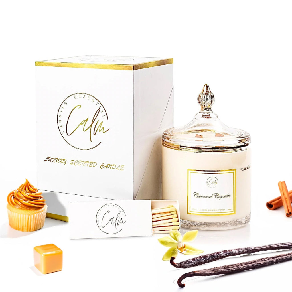 Calm Candles Essential - 焦糖紙杯蛋糕木質燭芯蠟燭，營造溫馨舒適氛圍 | 奢華香氛大豆蠟罐裝蠟燭 | 手工澆注 | 香味濃鬱持久（15盎司/445毫升 - 特大號）
