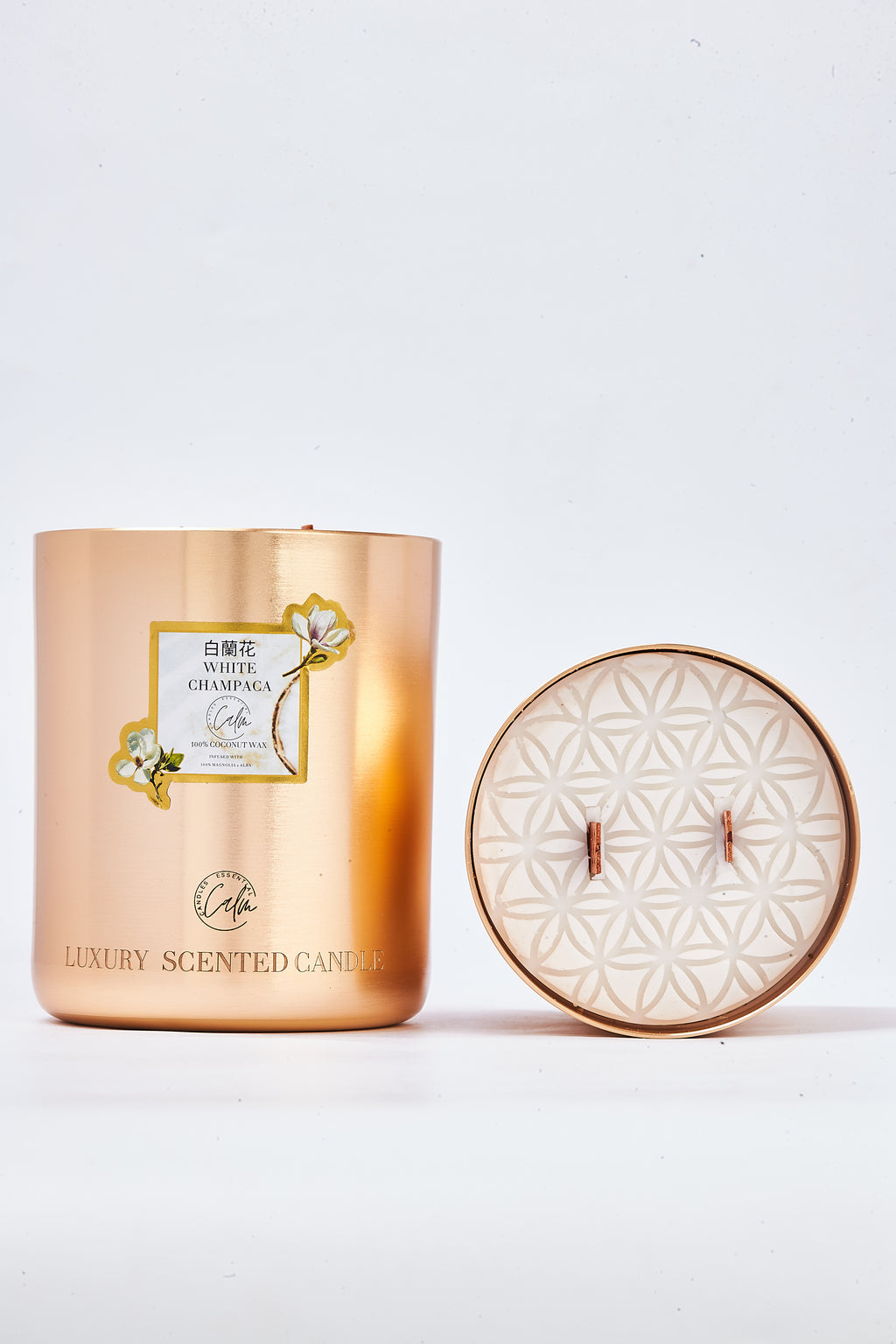 White Champaca Gold Metall Kerzen-Kollektion | Hergestellt mit Premium Kokoswachs & Kirschholzdocht Bis zu 60+ Stunden Brenndauer - Calm Candles Essential