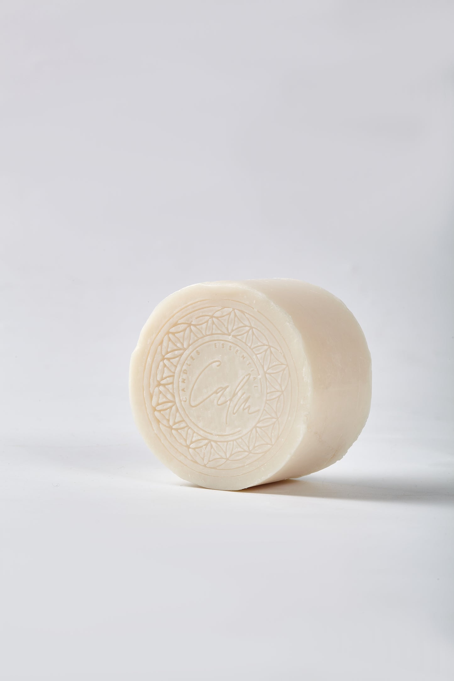 Calm Candles Essential Tea Tree & Jojoba Cold-Pressed Soap, 150 g, Solid Face & Body Bar, Clarifying + Moisture-Balancing, With Tea Tree Leaf Oils, Jojoba Seed Oil, Coconut Oil & Palm Oil Extracts, Made in Japan