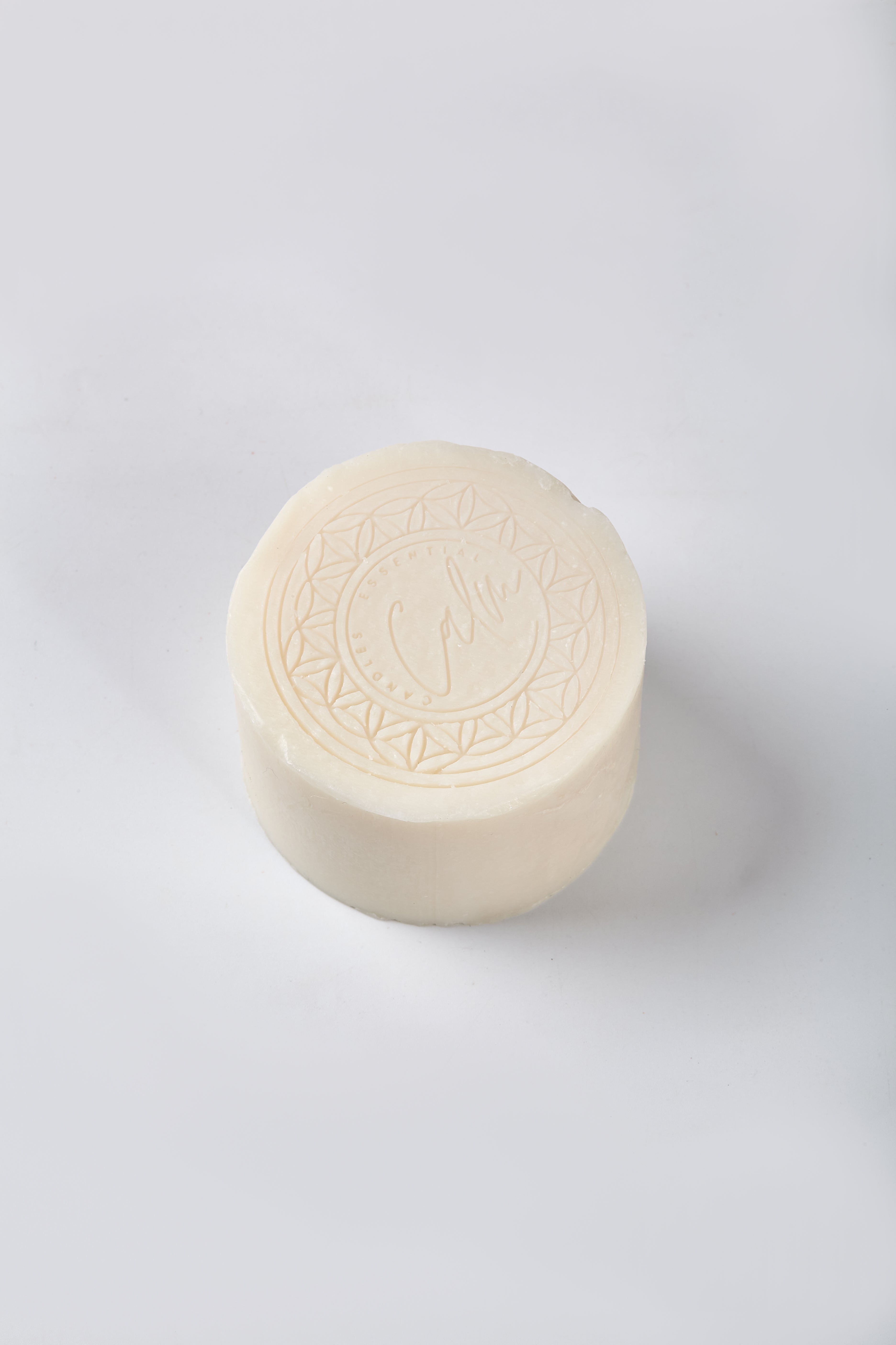 Calm Candles Essential Tea Tree & Jojoba Face + Body Soap – 150g | Made in Japan | Botanical Cleansing Bar with Tea Tree, Jojoba, Coconut & Palm Oils