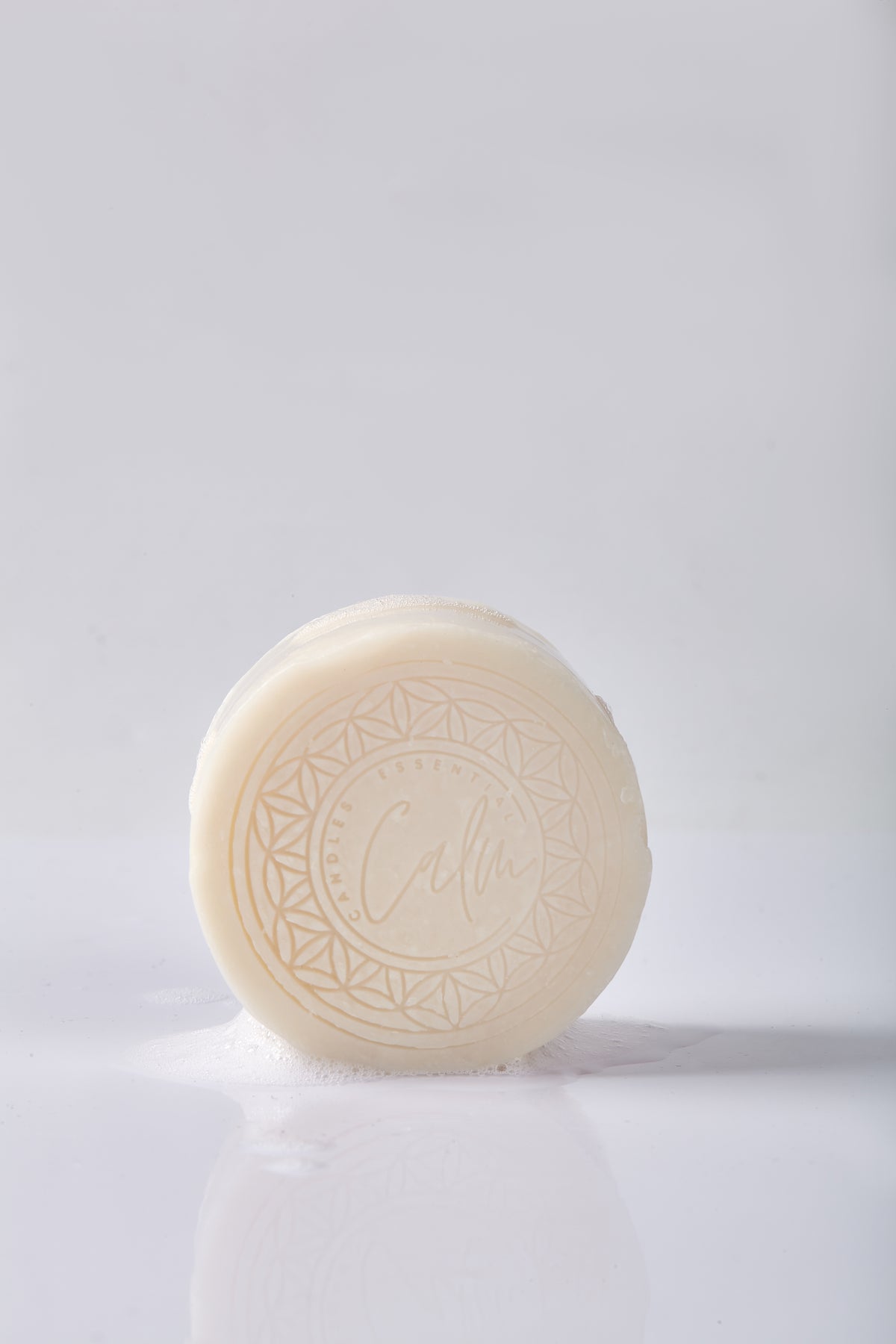 Calm Candles Essential Tea Tree & Jojoba Face + Body Soap – 150g | Made in Japan | Botanical Cleansing Bar with Tea Tree, Jojoba, Coconut & Palm Oils