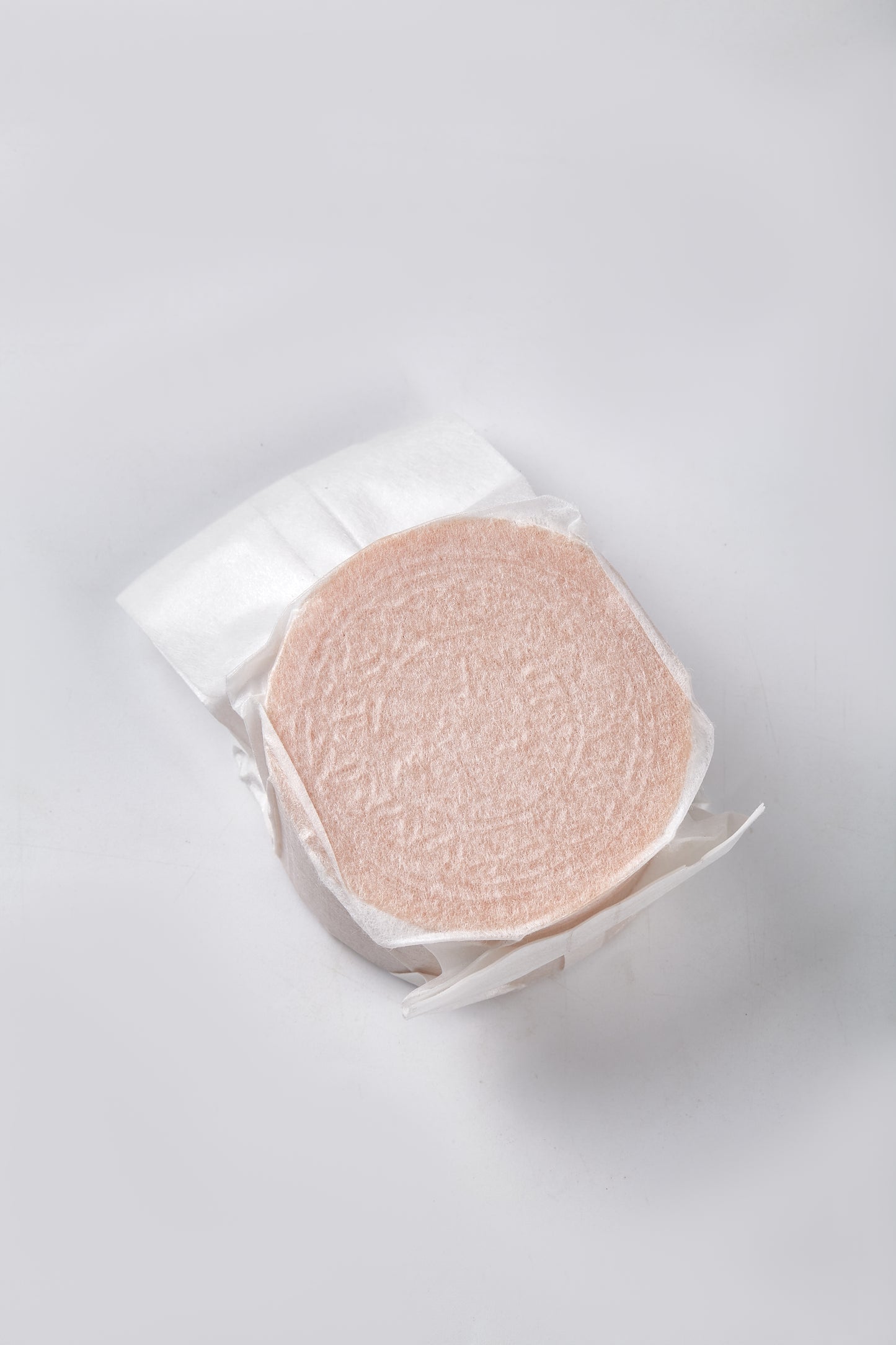 Calm Candles Essential Sakura (Cherry Leaf) Soap Bar, 150 g, Solid Face & Body Cleanser, Kaolin Clay Purifying Care, With Butylene Glycol + Prunus Yedoensis Extract, Coconut Oil & Palm Oil Base, Made in Japan