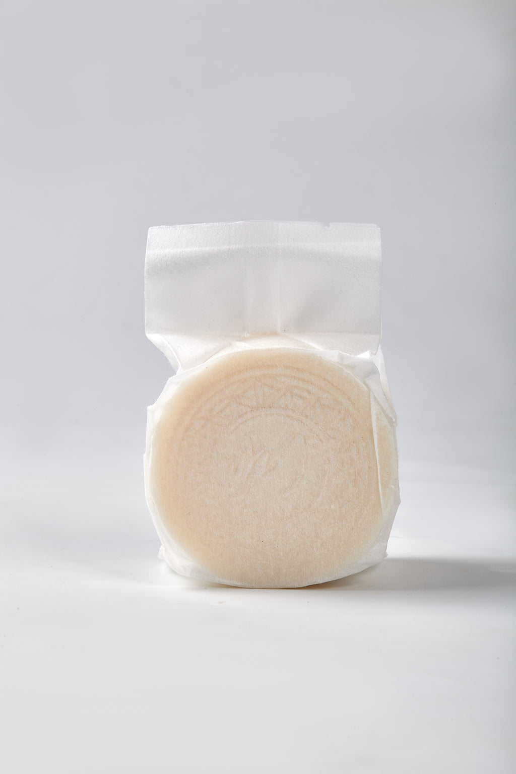 Calm Candles Essential Japanese Sake (Rice Ferment) Soap Bar, 150 g, Solid Face & Body Cleanser, With Rice Ferment Filtrate and Hinoki (Chamaecyparis Obtusa), Coconut Oil & Palm Oil Base, Made in Japan