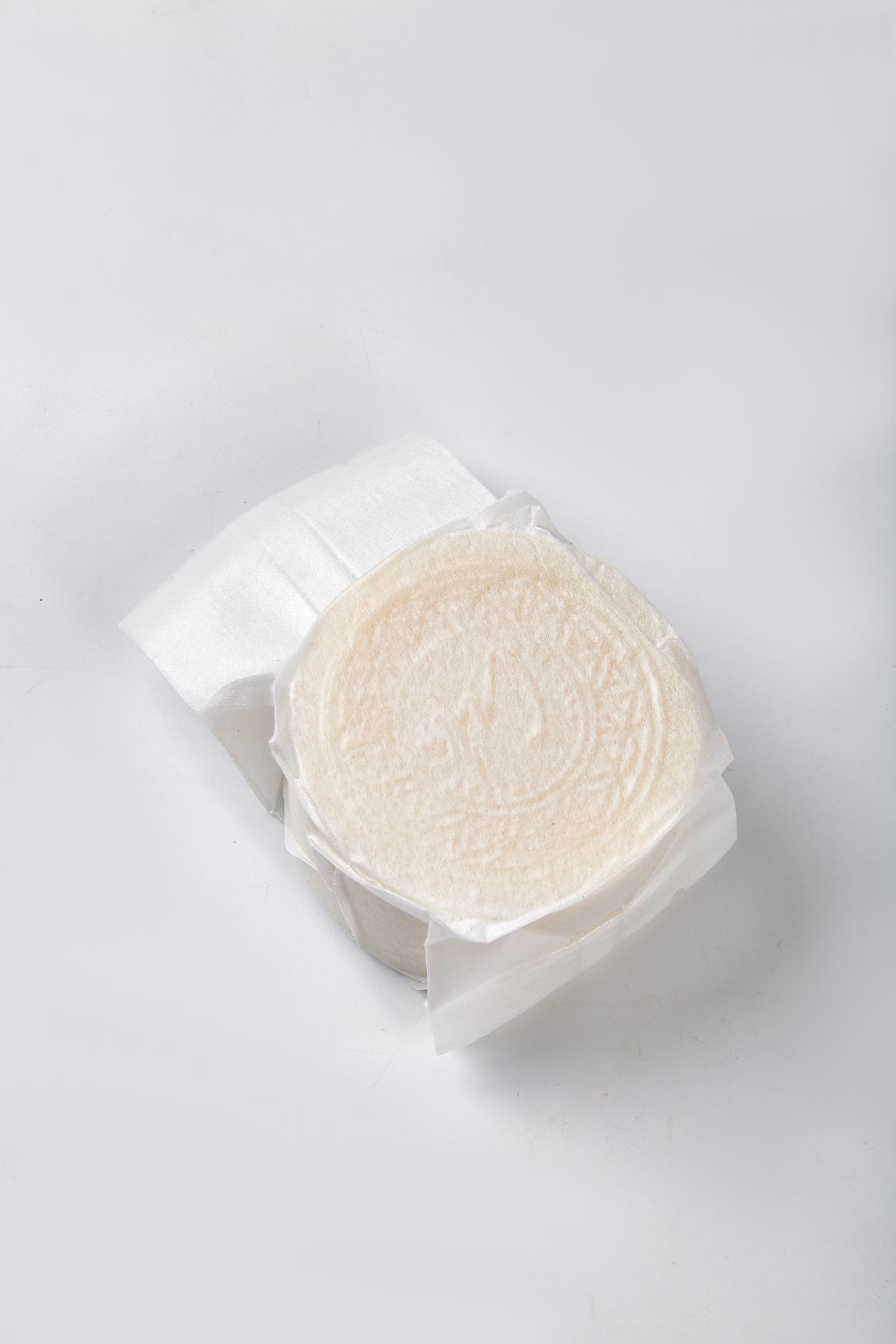 Calm Candles Essential Japanese Sake (Rice Ferment) Soap Bar, 150 g, Solid Face & Body Cleanser, With Rice Ferment Filtrate and Hinoki (Chamaecyparis Obtusa), Coconut Oil & Palm Oil Base, Made in Japan