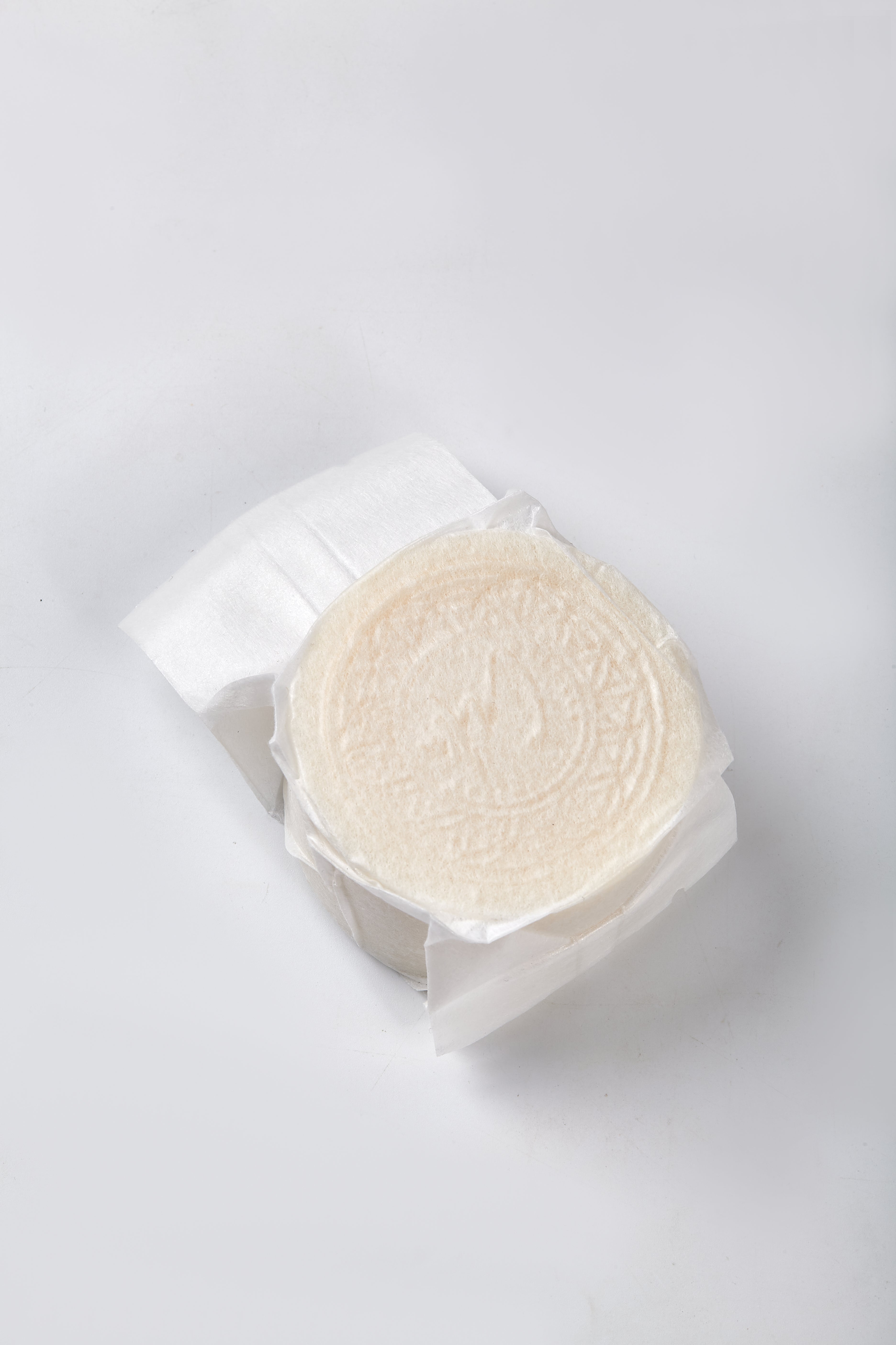 Calm Candles Essential Japanese Sake (Rice Ferment) Soap Bar, 150 g, Solid Face & Body Cleanser, With Rice Ferment Filtrate and Hinoki (Chamaecyparis Obtusa), Coconut Oil & Palm Oil Base, Made in Japan
