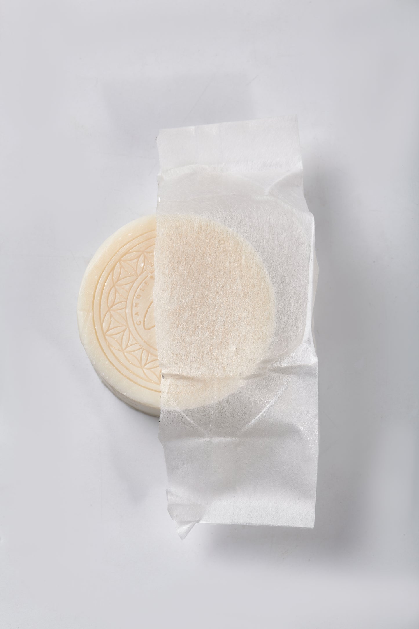 Calm Candles Essential Japanese Sake (Rice Ferment) Soap Bar, 150 g, Solid Face & Body Cleanser, With Rice Ferment Filtrate and Hinoki (Chamaecyparis Obtusa), Coconut Oil & Palm Oil Base, Made in Japan