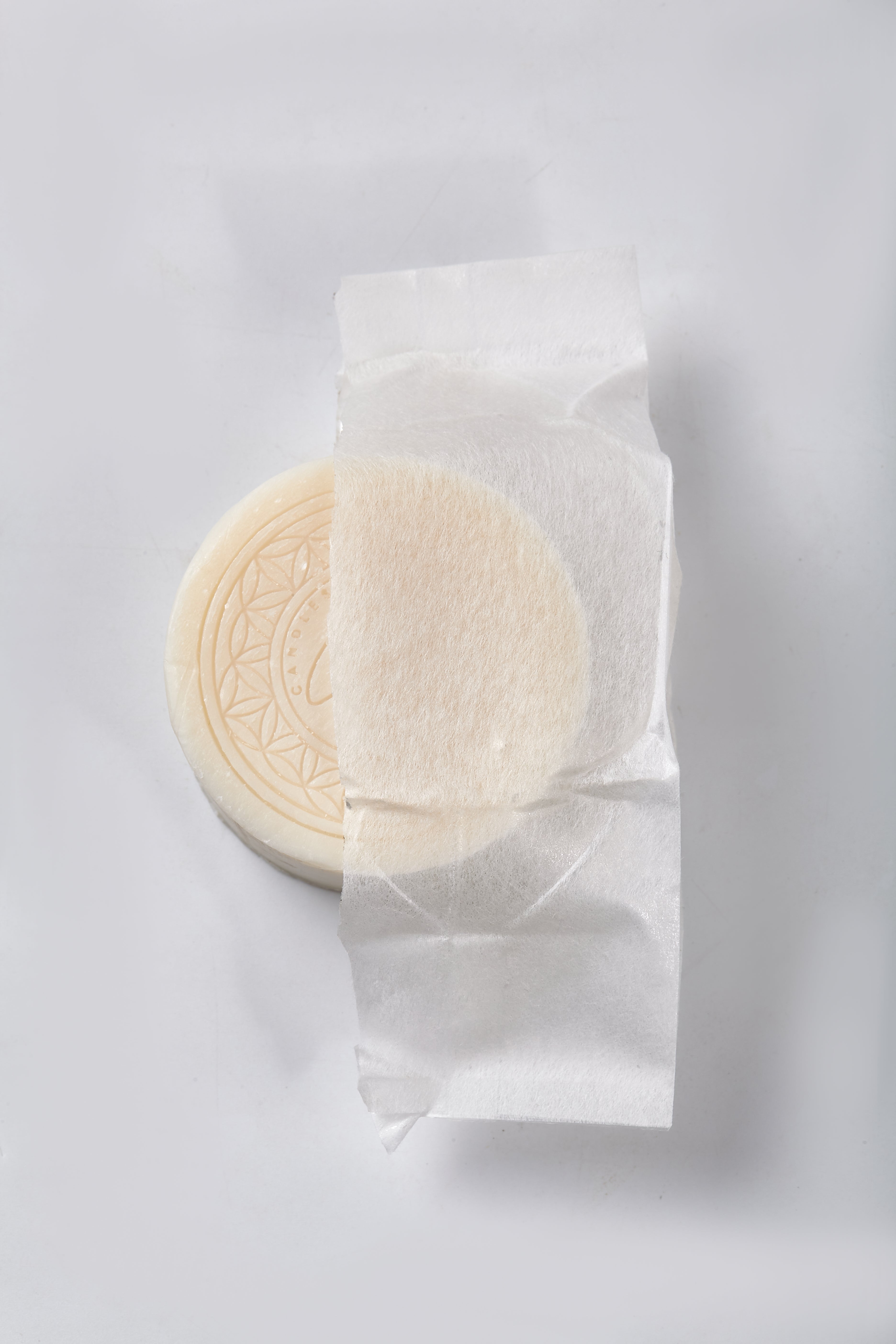 Calm Candles Essential Japanese Sake (Rice Ferment) Soap Bar, 150 g, Solid Face & Body Cleanser, With Rice Ferment Filtrate and Hinoki (Chamaecyparis Obtusa), Coconut Oil & Palm Oil Base, Made in Japan