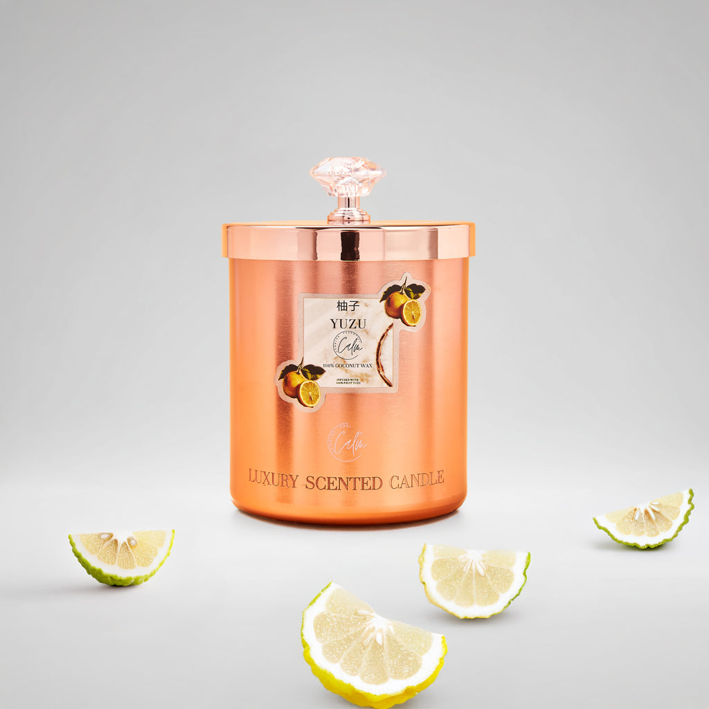 Yuzu Rose Gold Metal Kerzenkollektion | Hergestellt aus hochwertigem Kokosnusswachs & Kirschholzdocht bis zu 60+ Stunden Brenndauer - Calm Candles Essential
