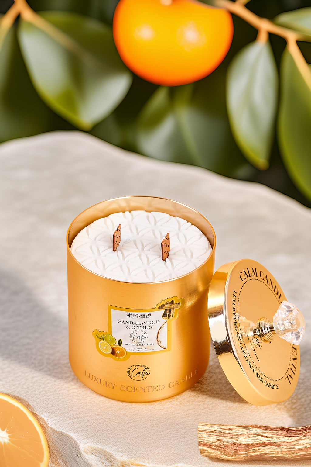 Sandelholz & Zitrus Gold Metall Kerzenkollektion | Hergestellt aus Premium-Kokoswachs & Kirschholzdocht Brenndauer bis zu 60+ Stunden - Calm Candles Essential