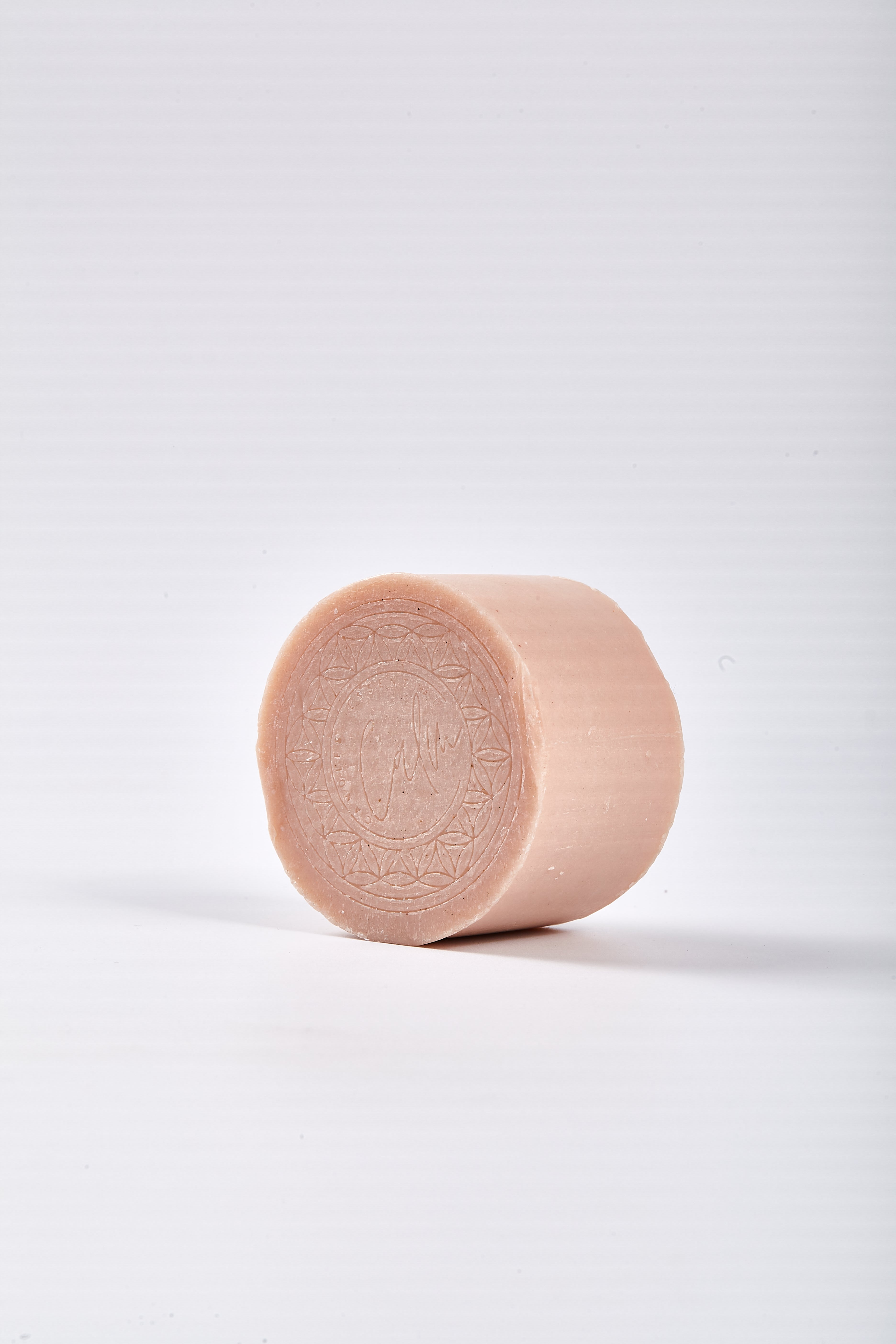 Calm Candles Essential Sakura (Cherry Leaf) Soap Bar, 150 g, Solid Face & Body Cleanser, Kaolin Clay Purifying Care, With Butylene Glycol + Prunus Yedoensis Extract, Coconut Oil & Palm Oil Base, Made in Japan