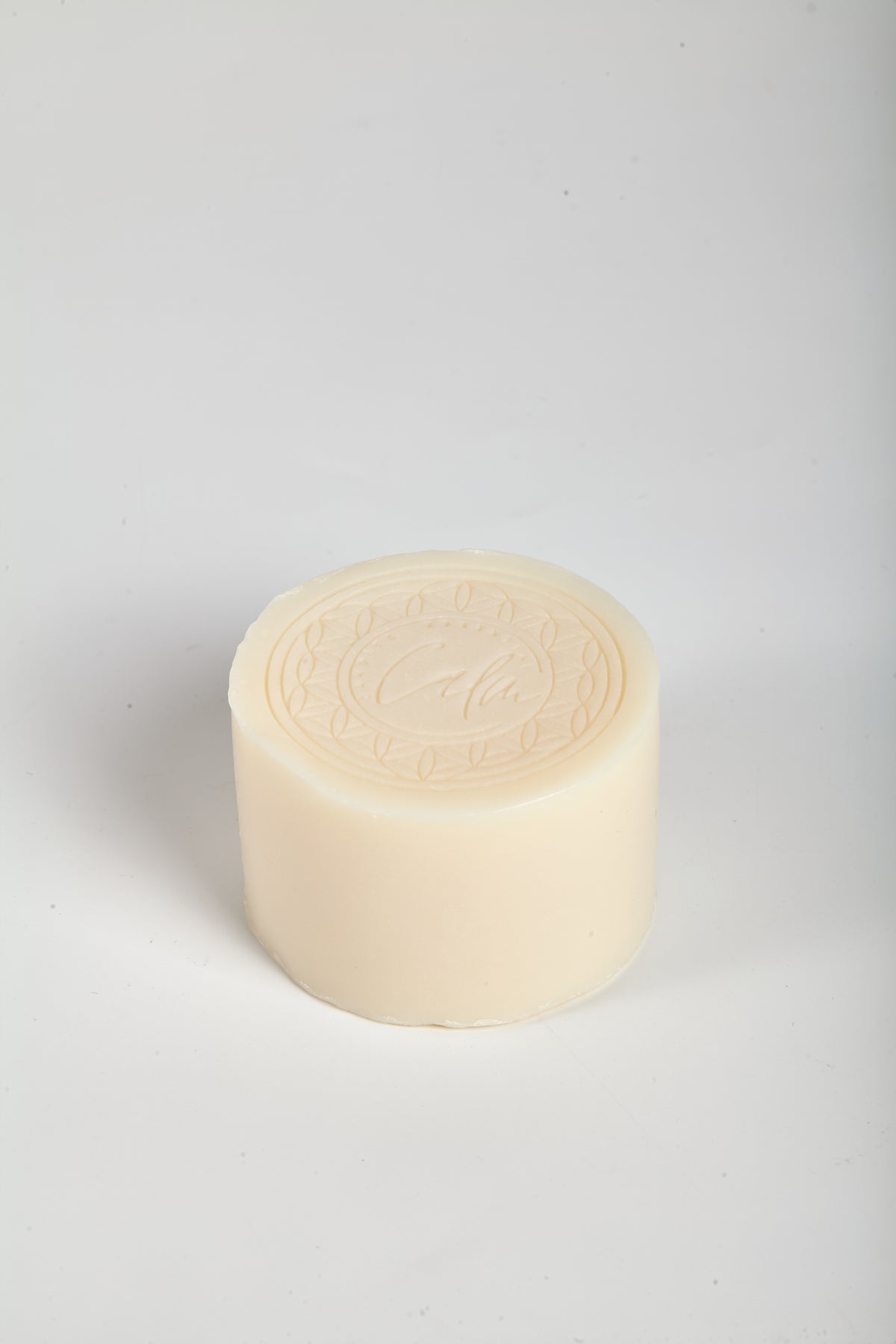 Calm Candles Essential Prickly Pear Cactus Cold-Pressed Soap, 150 g, Solid Face & Body Bar, Refreshing + Moisture-Nourishing, With Prickly Pear, Shea Butter, Jojoba Oil, Grapefruit & Rosemary, Made in Japan