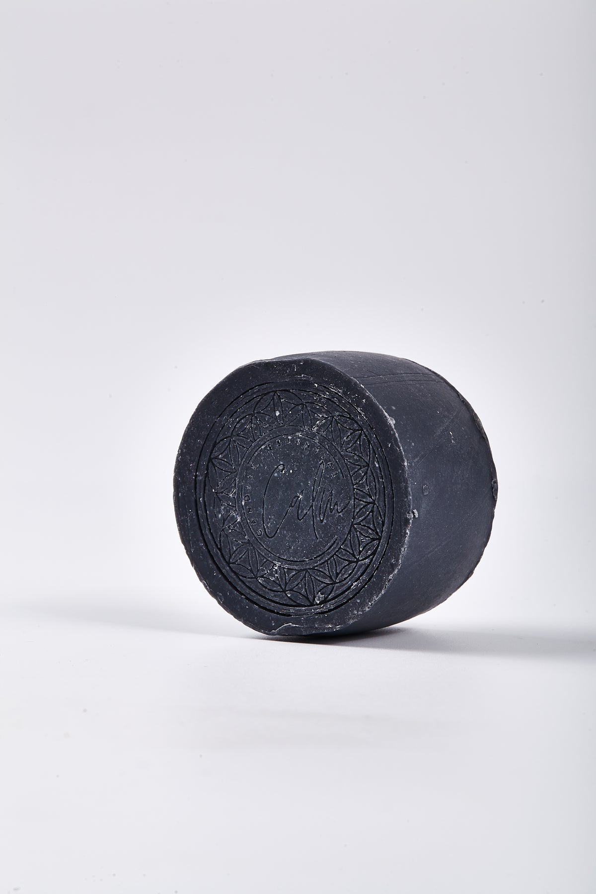 Calm Candles Essential Black Charcoal, Peppermint & Lemon Face + Body Soap – 150g | Made in Japan | Botanical Cleansing Bar with Charcoal, Peppermint & Lemon Peel